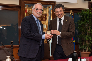 Awarding of the Seal of the University of Bologna to Craig Calhoun