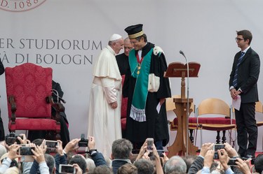 Pope Francis meets the Alma Mater