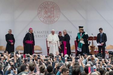 Papa Francesco incontra l'Alma Mater