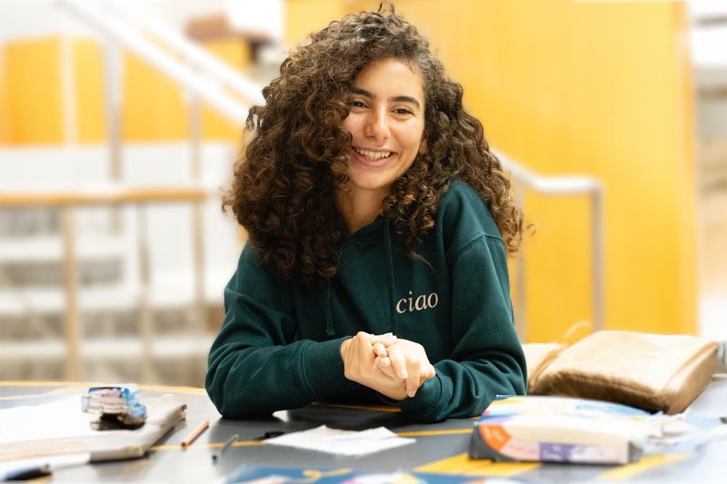 Una studentessa dell'Università di Bologna