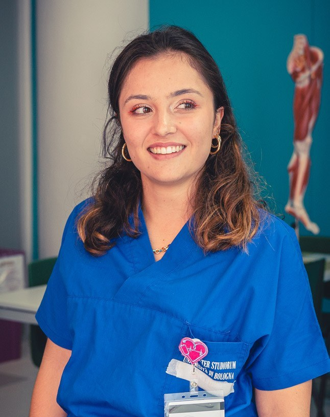 Elettra, studentessa dell'ultimo anno nel Campus di Ravenna