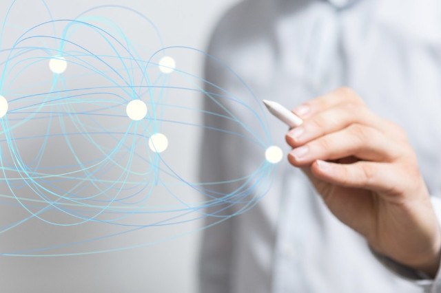 Concetto astratto legato alla tecnologia e all’intelligenza artificiale