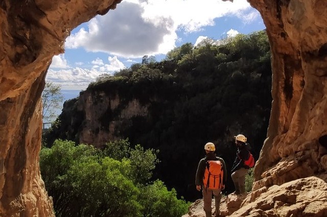 Paleontologi durante un'esplorazione