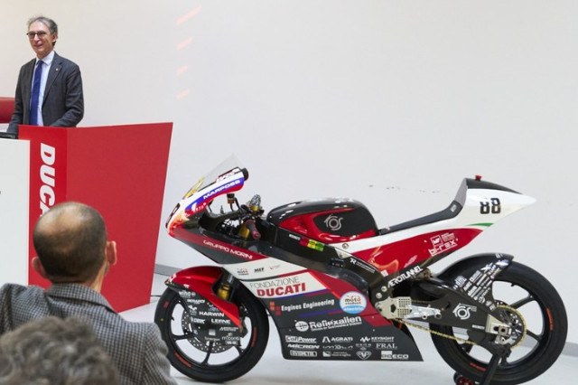 Il Rettore Molari all'evento del MotoStudent International Competition