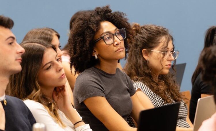Studenti durante una lezione all'Università