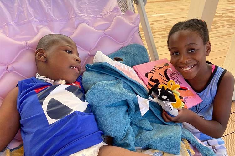 Bambini beneficiari delle attività previste nel progetto spiaggia dei valori