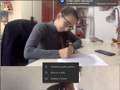 Esami online - Studente mentre sostiene la prova