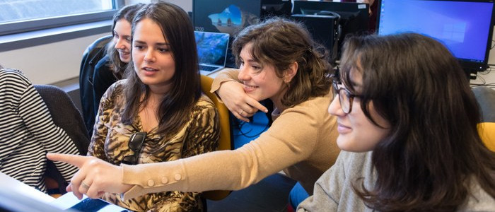 ragazze digitali