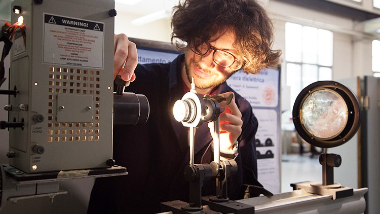 studente in laboratorio