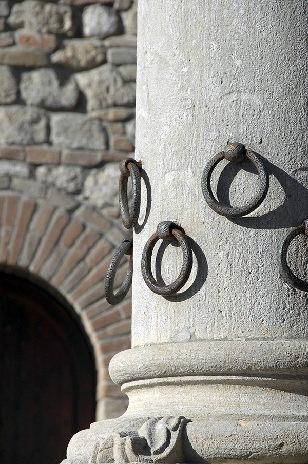 Colonna dei 12 anelli di Forlì