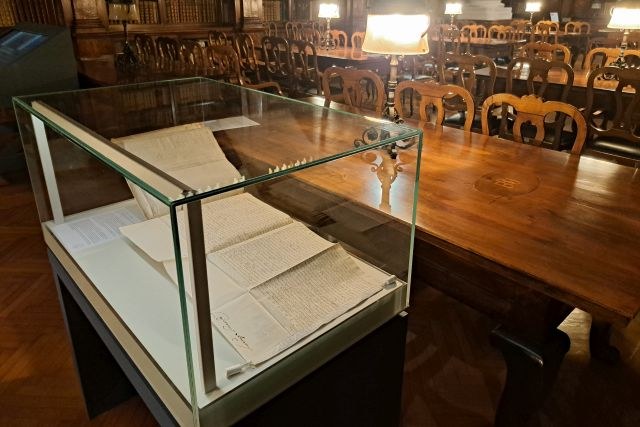 Esposizione alla mostra su Benedetto XIV