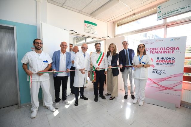 I medici del Policlinico di Sant’Orsola durante l'inaugurazione del nuovo padiglione