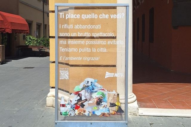 Una delle installazioni temporanee della campagna