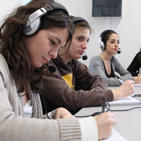 Studenti in laboratorio linguistico