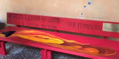 panchina rossa contro la violenza sulle donne